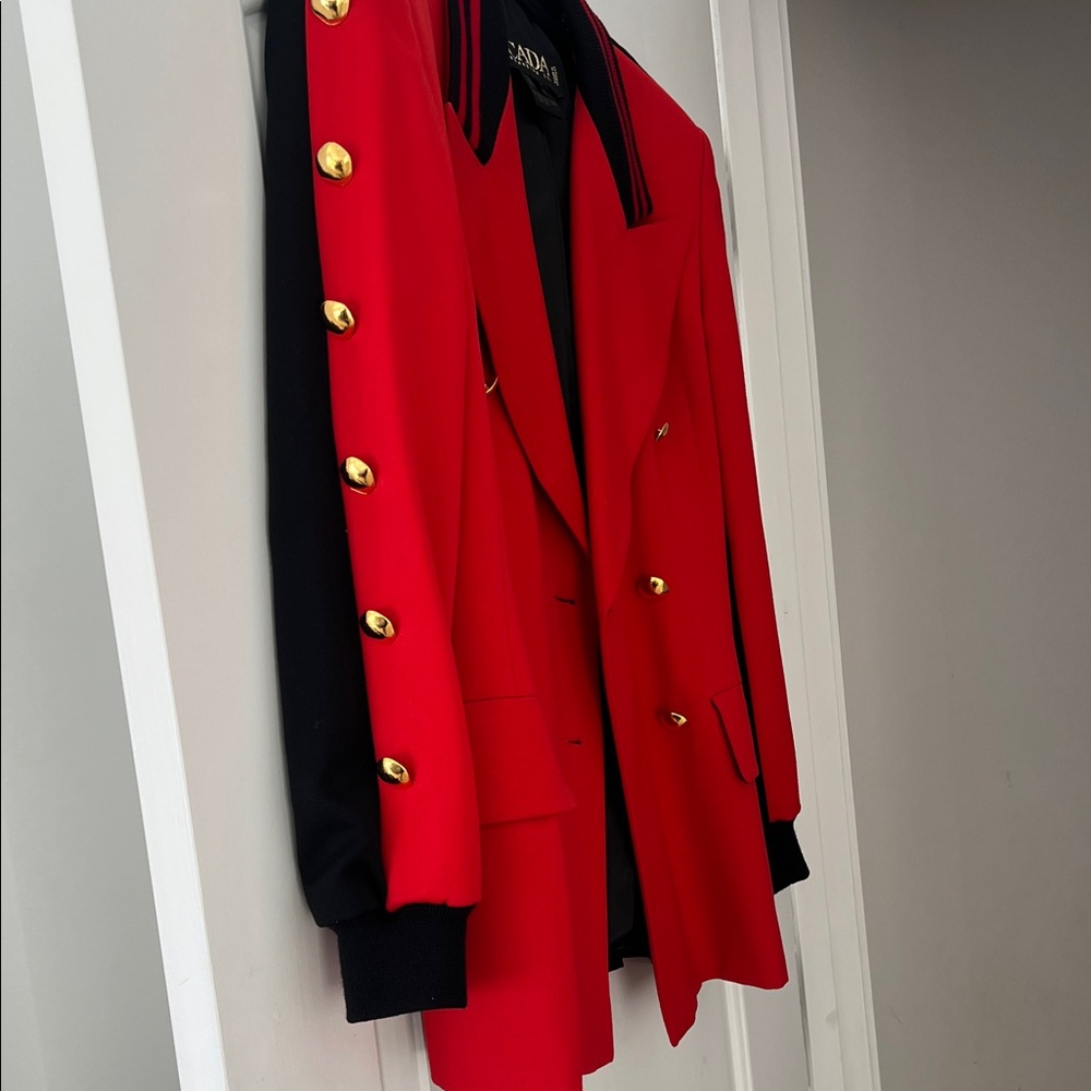 Escada Red and Black Double-Breasted Blazer with Gold Buttons - Picture 4 of 4